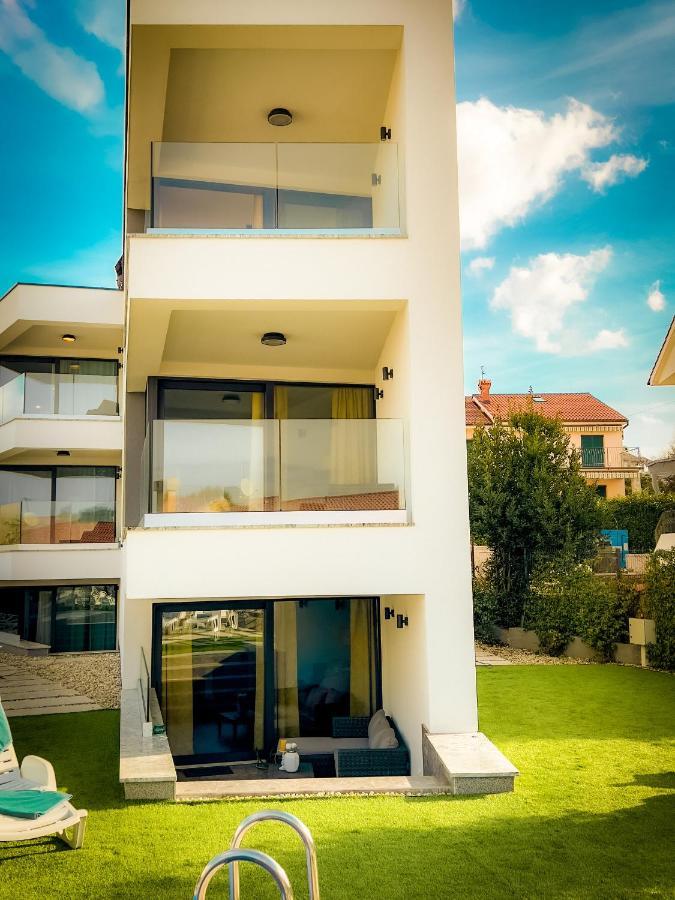 Villa Mirno More Apartments Malinska Eksteriør billede