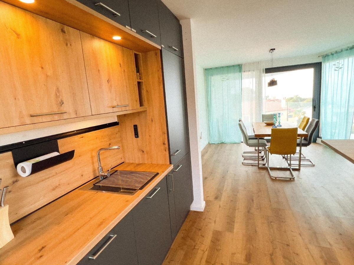 Villa Mirno More Apartments Malinska Eksteriør billede