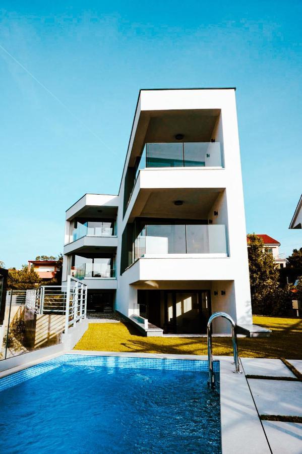Villa Mirno More Apartments Malinska Eksteriør billede